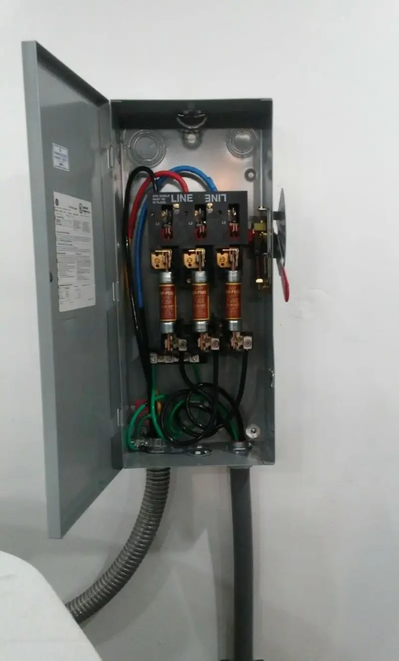 Three-phase disconnect switch installed for Smoke Detector Installation in Fox River Grove